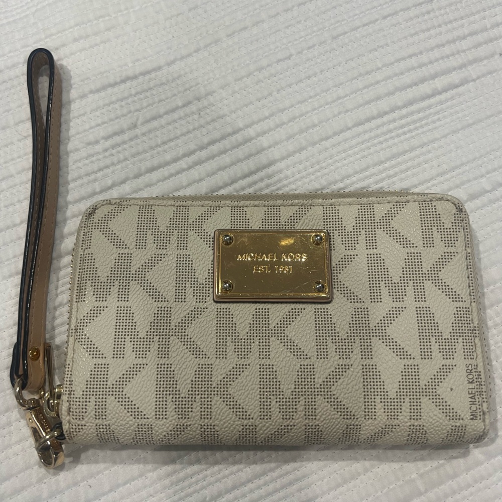 Michael Kors Wristlet
